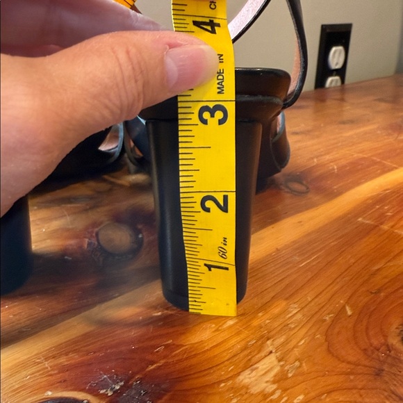 Vionic Marrin Black leather Sandals new condition - Picture 8 of 9